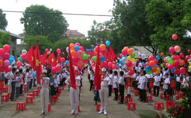 Trăm năm trồng người